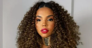 giovanna-pitel-renova-contrato
